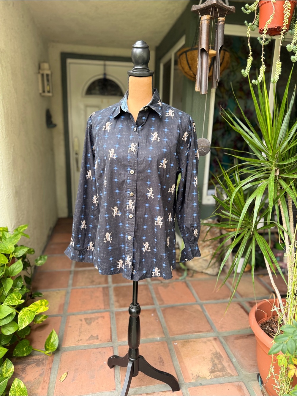 Vtg Wrangler Dark Blue Button-Down Shirt with Cream Western Motif